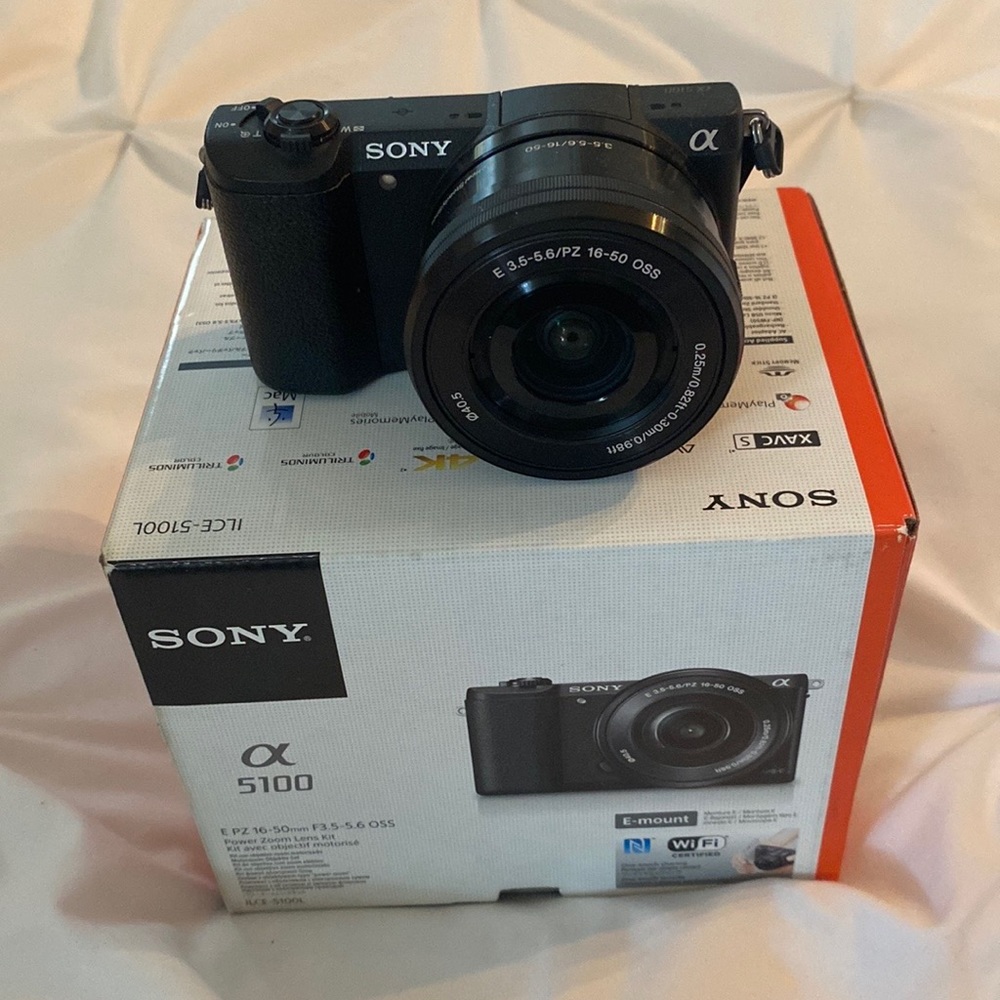Sony a5100 16-50mm Interchangeable lens camera